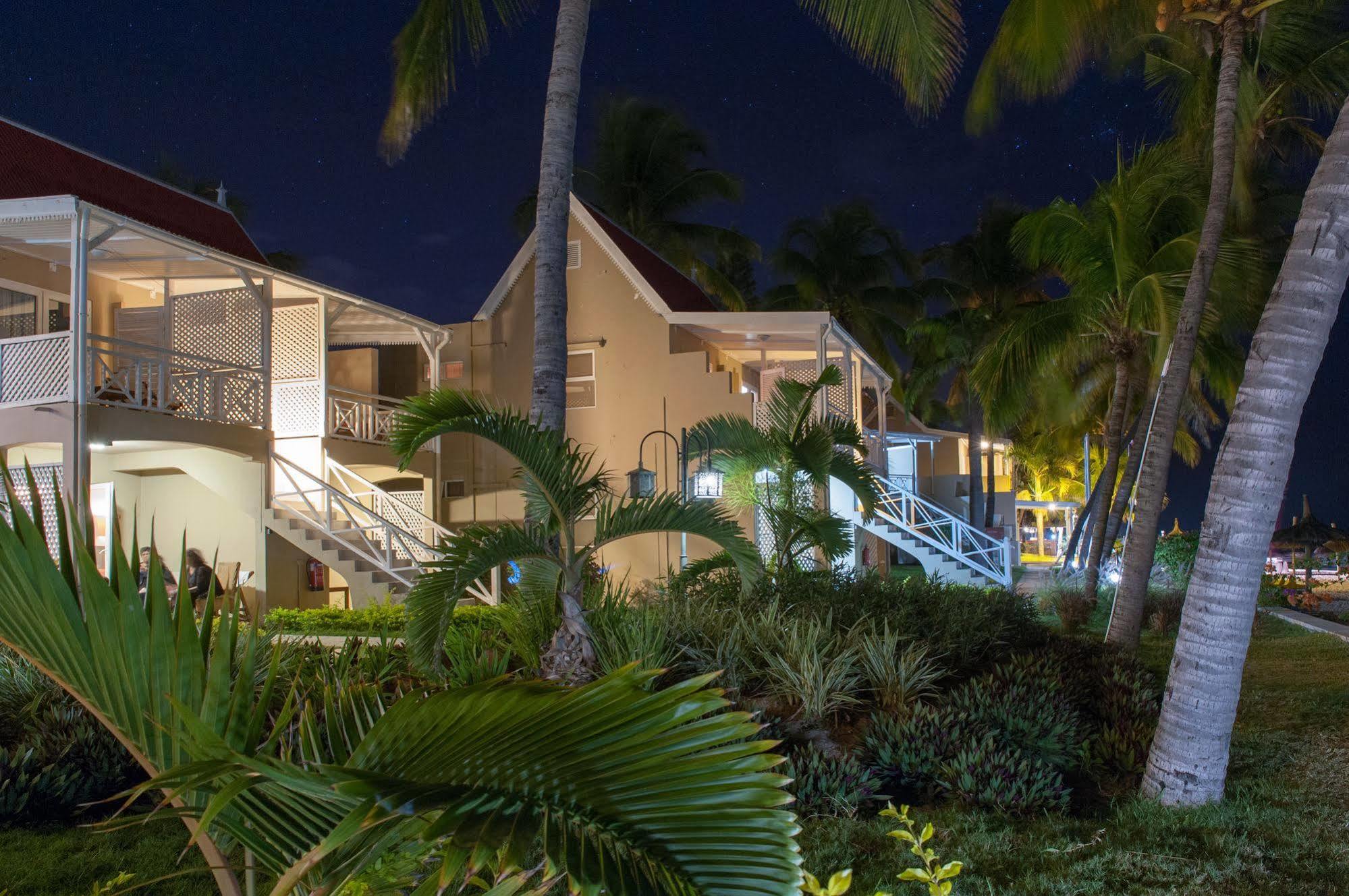 Villas Caroline Flic en Flac Exterior photo