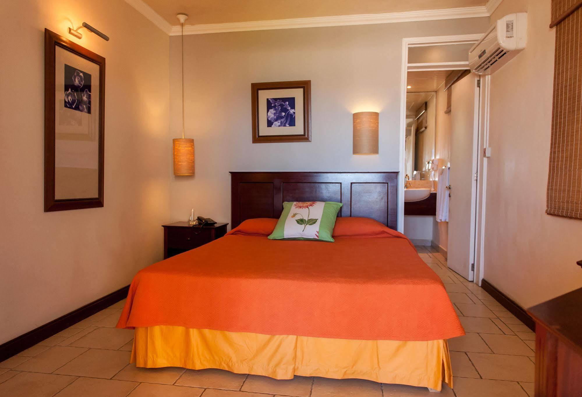 Villas Caroline Flic en Flac Exterior photo